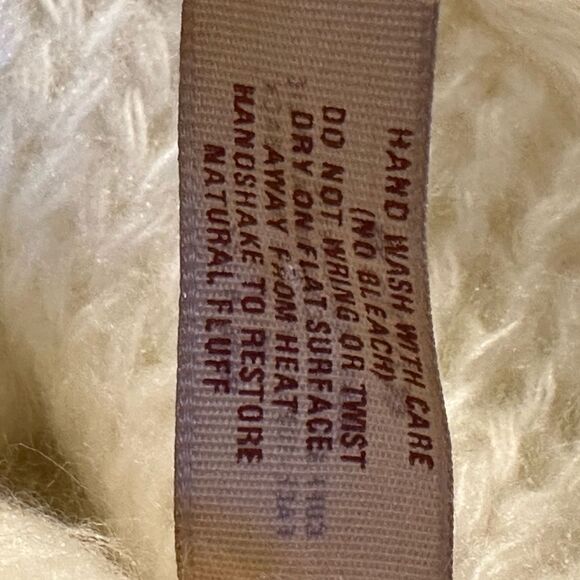 Knit hat with fur band excellent condition clean & fresh - Picture 7 of 13